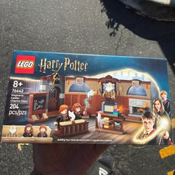 Harry Potter Hogwarts™ Castle: Charms Class NEW!!