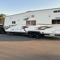 Toy Hauler 26ft