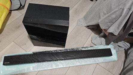 Samsung Surround Sound Speaker  With Glass Mount