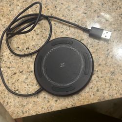 BLACK WIRELESS CHARGER 