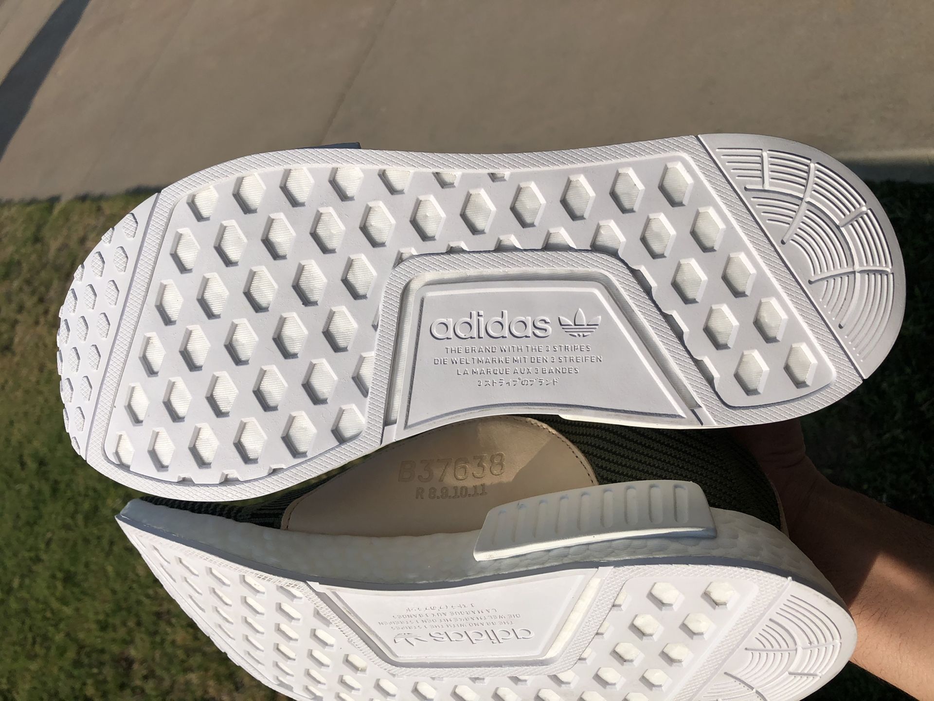 Nmd r1 primeknit night cargo size 10