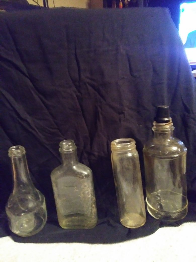 4 Antique bottles
