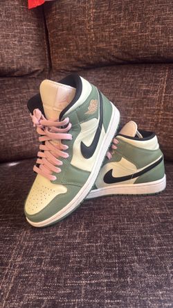 Air Jordan 1 Mid Green and Cream Sneakers size 8.5