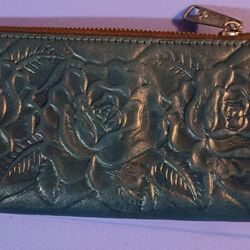 Patricia Nash Embossed Navy Leather Wallet/Wrisìet 