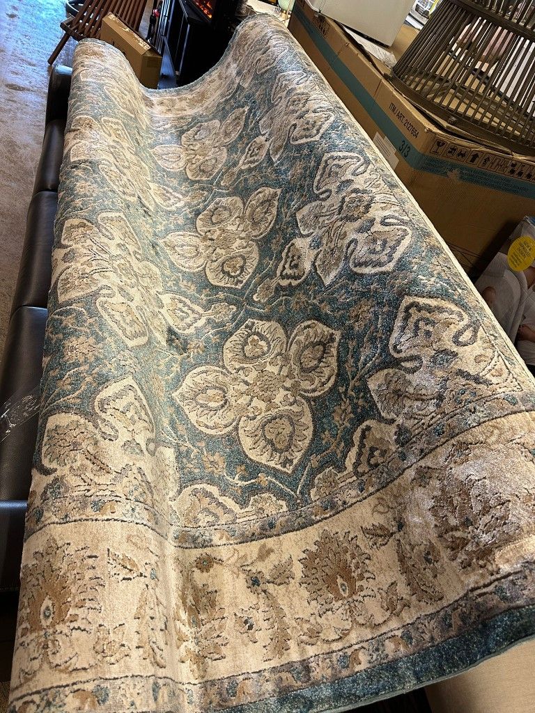 Gertmenian Jewel Area Rug 7ft 10 inch x 10 ft – IDRIS – G17444 – Blue
ADO #:Z-2192
Brand New – Opened for Pictures.Price is Firm.