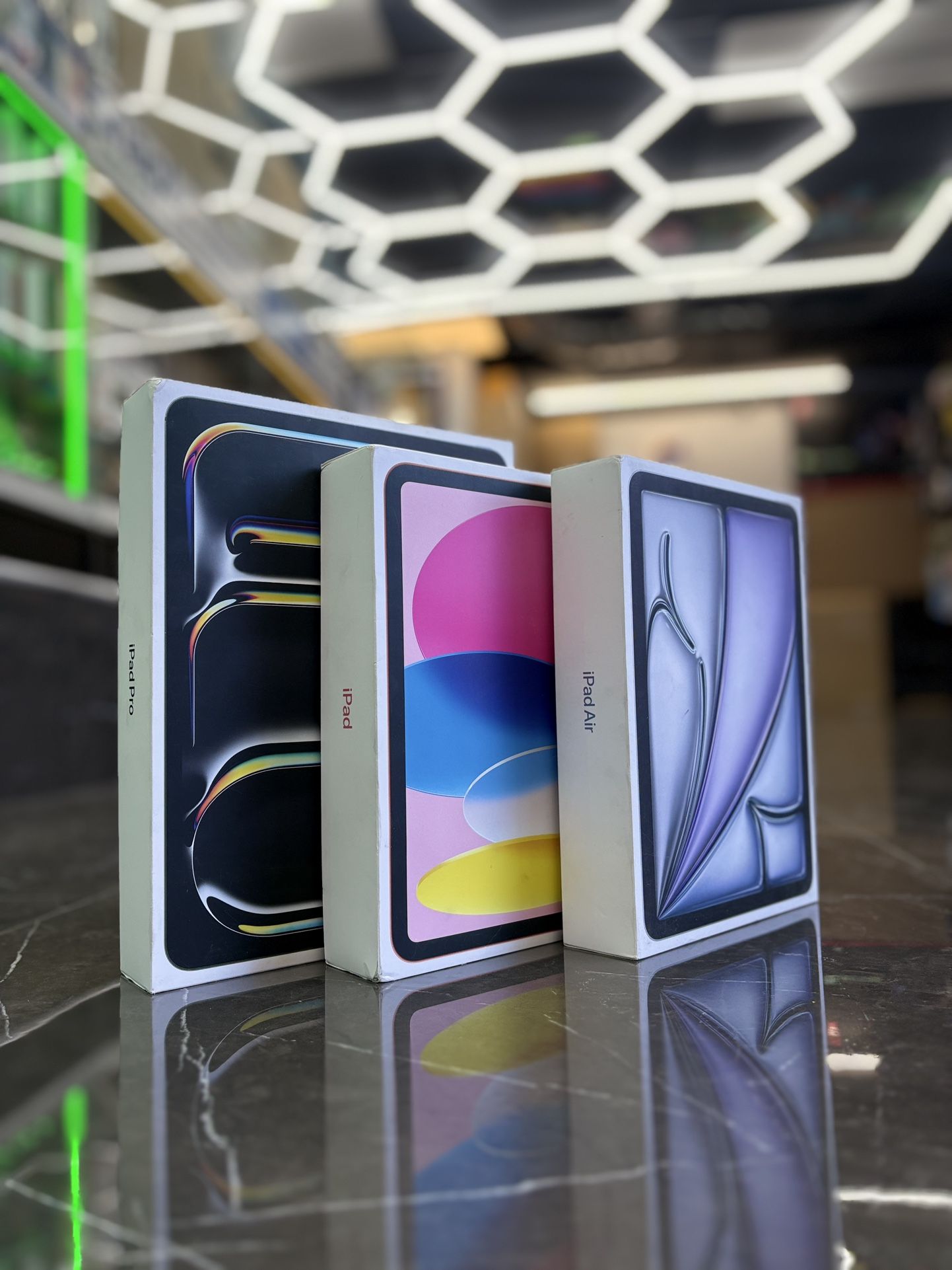 iPad Pro 13 Inch M4 , iPad Air 7th Gen M2, & iPad 11th Gen A16 ;Take It Home In Payments/ llévalo a casa en pagos