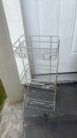 versatile three-tier wire storage.
