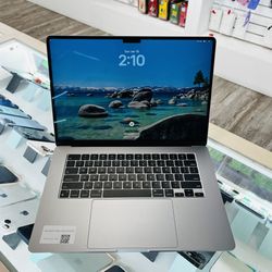 MacBook Air M3 15-inch 16Ram 256GB 