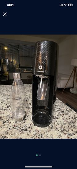 Fizzy drink maker