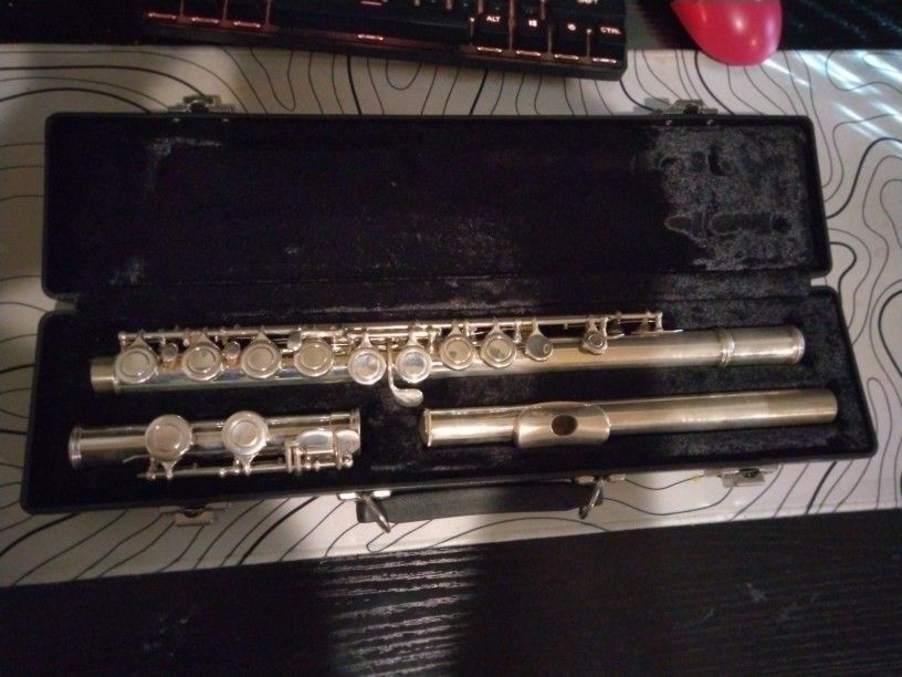Flute - Gemeinhardt Brand - Good Shape With Music Stand And Book(If Needed)