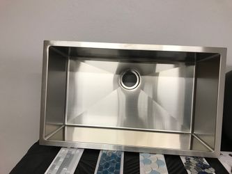 Stainless steel kitchen sinks