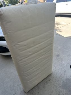 Infant Bed, Barely Used Like New