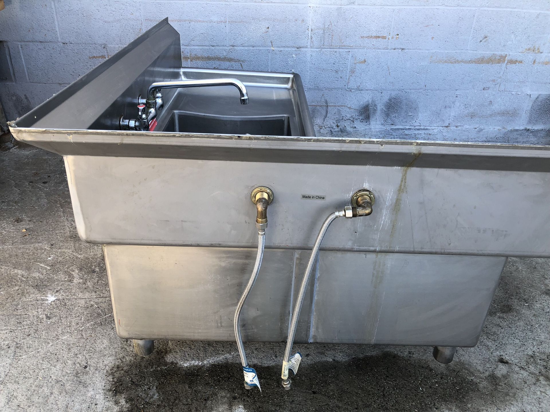 “L” Shaped 3 compartment sink for Sale in Glendale, CA OfferUp