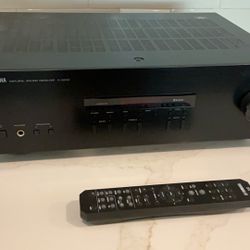 Yamaha Natural Sound Receiver R-S202