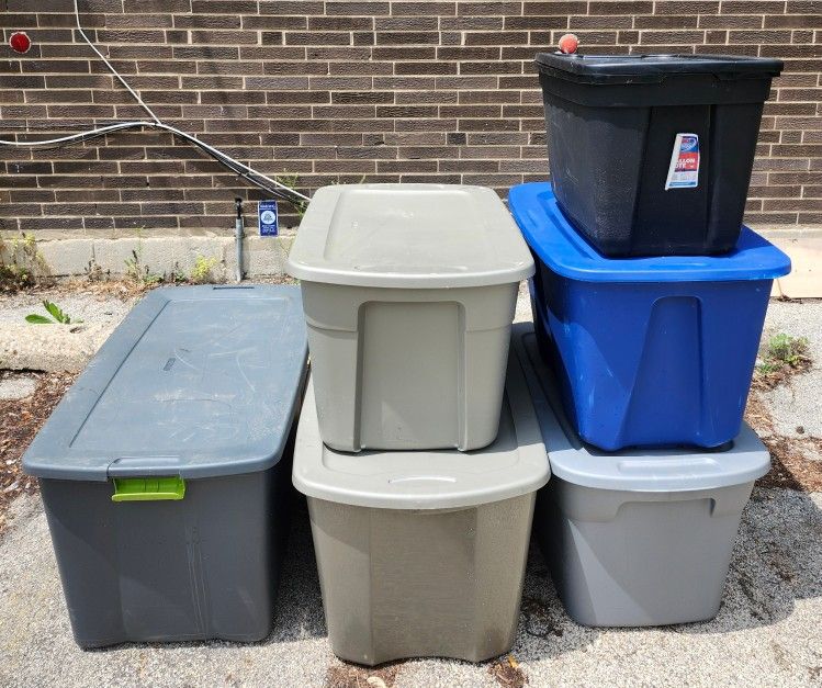 Six Sterilite Totes With Lids Large One Has Locks And Wheels 