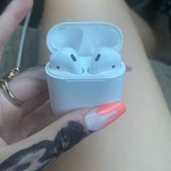 AirPods