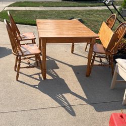 Table/leaf And 4 Chairs