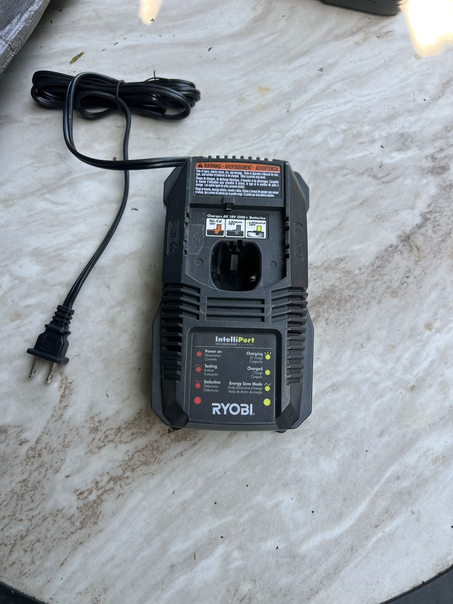 Charger Ryobi 