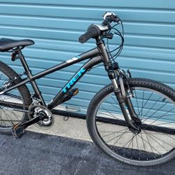 Trek Pre caliber 24" Small Adult Big Kid Bike Excellent!