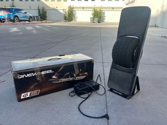 Onewheel GT — Only 275 Miles, Hyper Charger + Standard Home Charger Included