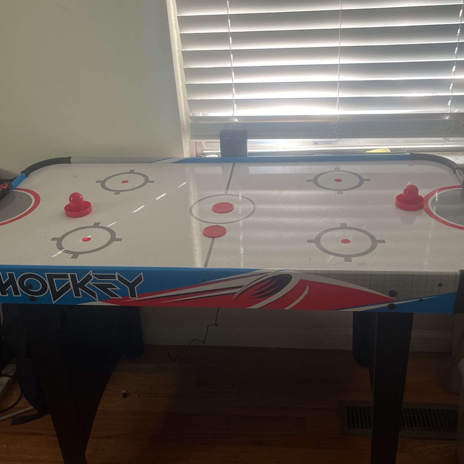 Air Hockey Table