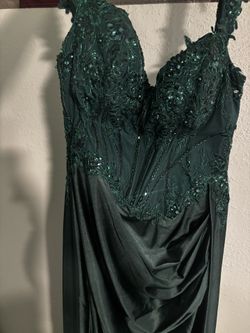 PLUS SIZE EMERALD GREEN DRESS