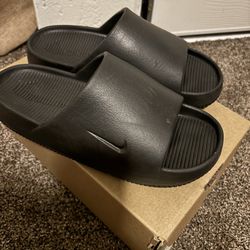 Nikes Slides 