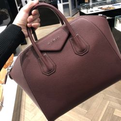 Designer Purse: Givenchy Antigona Medium ($2,500+ Retail)