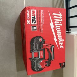 Milwaukee m12 sub compact band saw