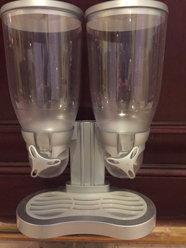 Peanut and candy dispenser