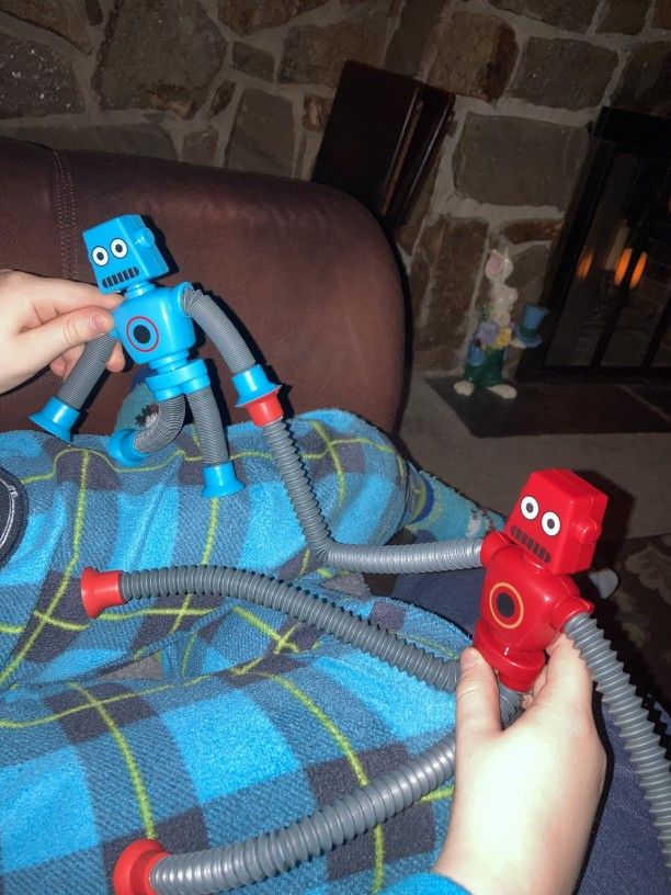 Bendable Robot Figures, Basket Stocking Stuffer Set of 4 Flexible Men, Telescopic Suction Cup Robot Toy, Telescopic Pop Tubes, Fidget Tubes Sensory To