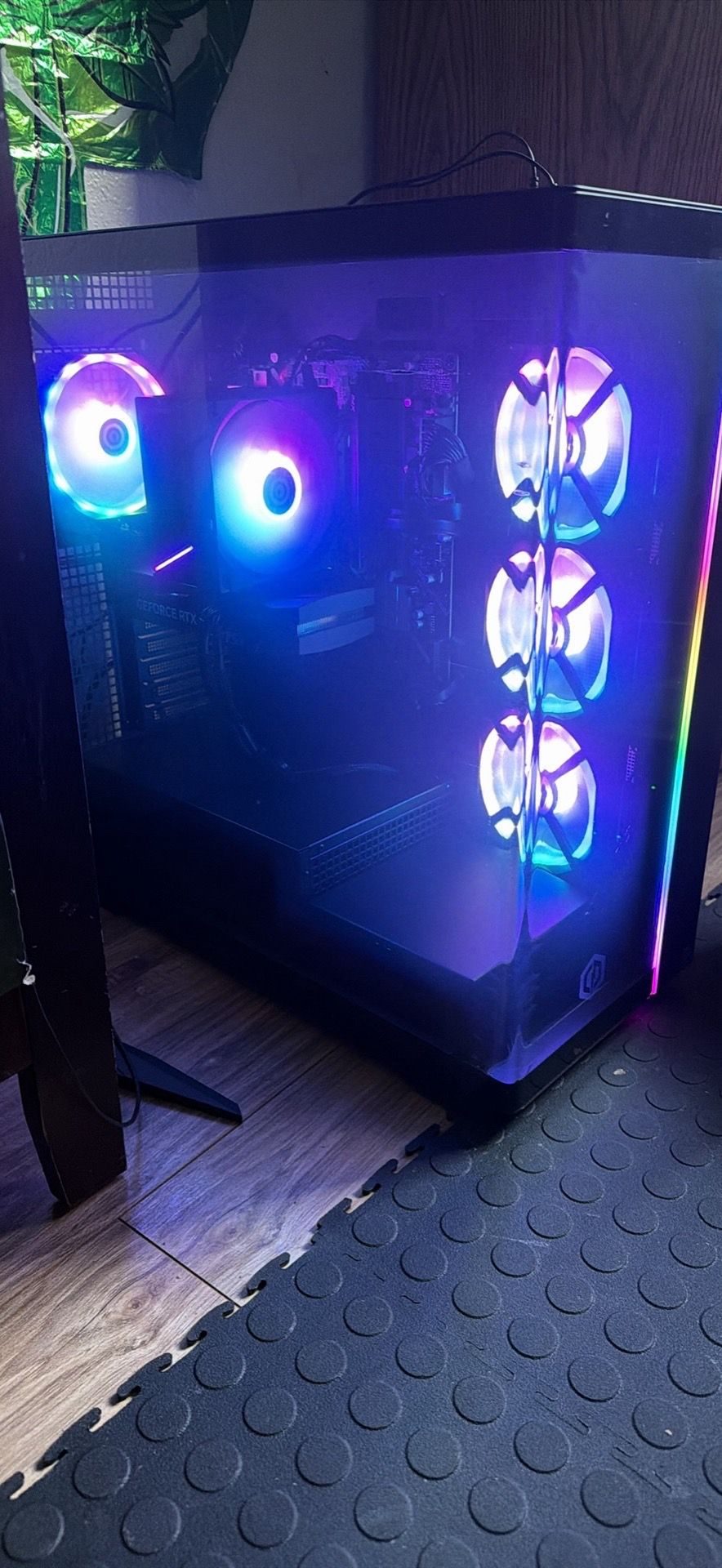 Selling my custom gaming PC. Runs modern games smoothly and works great for gaming, streaming, editing, school, or everyday use. Clean, fast, and read