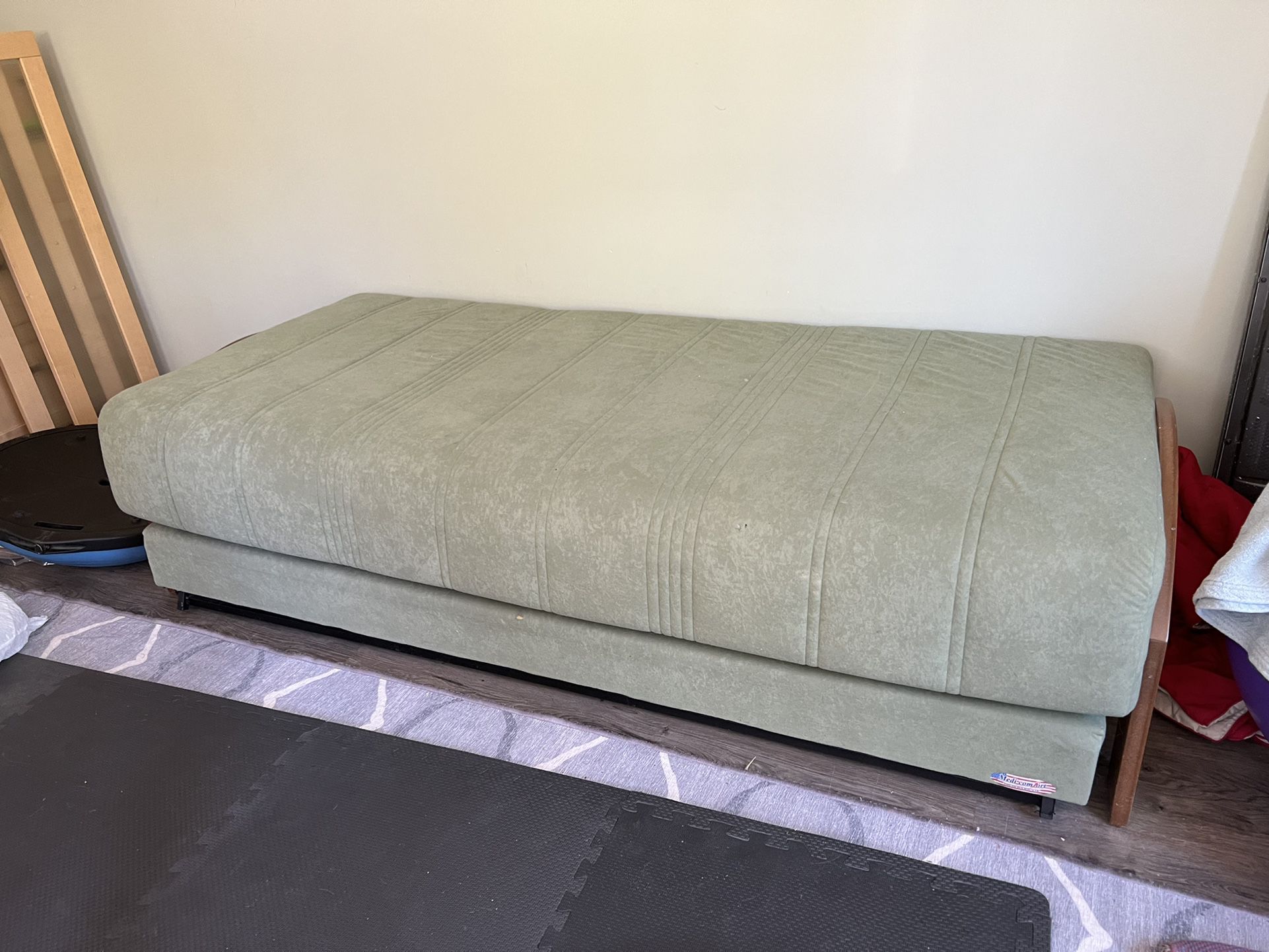 Green Daybed with Trundle