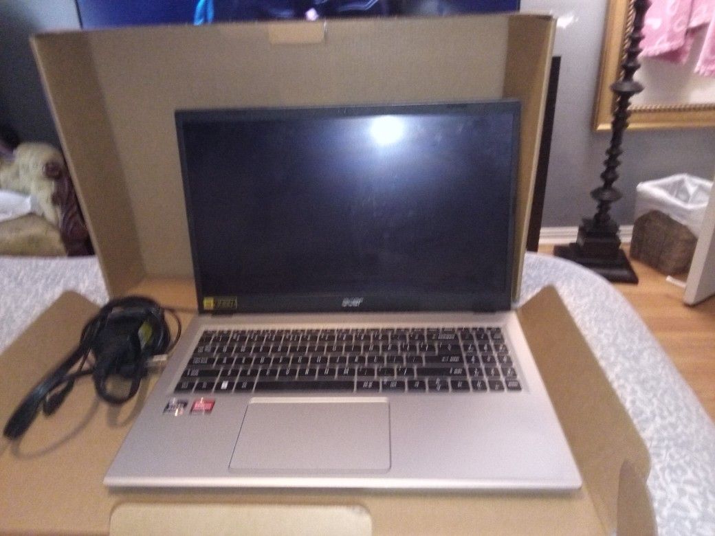 Acer Aspire 5 15.6' Touchscreen Laptop