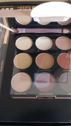 Mixed metal palette