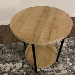 Modern Wood & Metal Round End Table – Like New!
