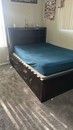 Full size bed