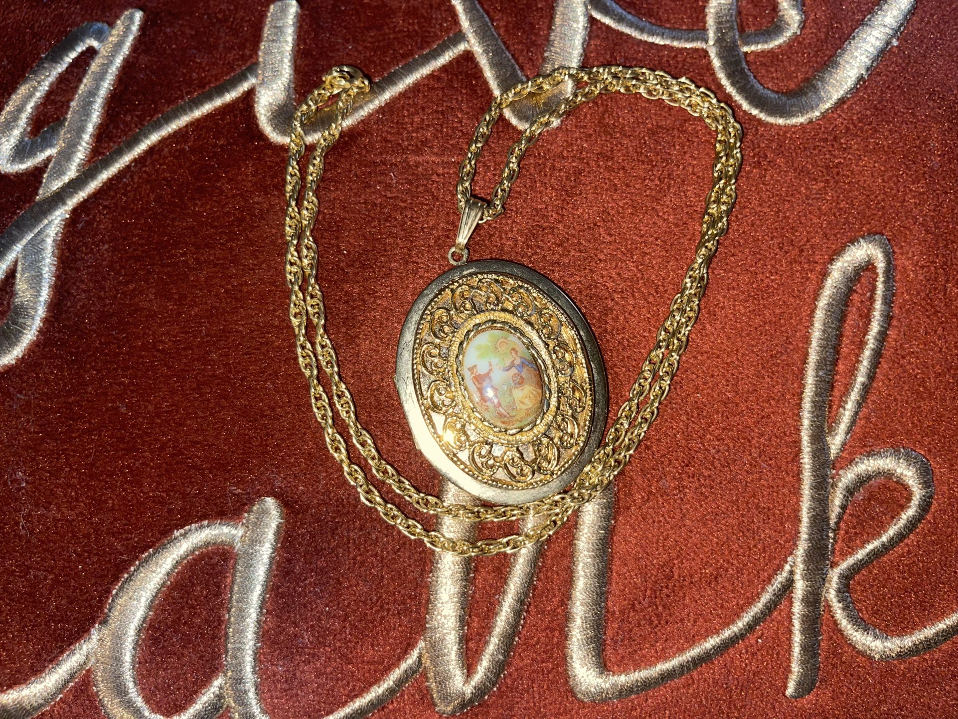Vintage Gold Locket Necklace 1960s