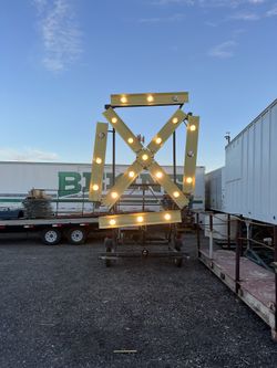 Mobile runway lights