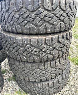 285/75/18 Goodyear vendo un set de llantas usadas excelente condiciones de vida las 4 ✅🤩I am selling a set of used tires, all 4 in excellent living c