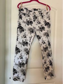 Size 8 floral paint