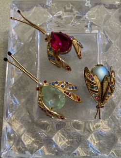 Beautiful Vintage Brooches (3)