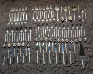 Oneida Heirloom Sterling Silver Flatware Set - Damask Rose Pattern 89 Piece - With Pacific Silvercloth Wood Chest