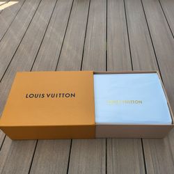 LV TRAINERS SIZE 11US EU45