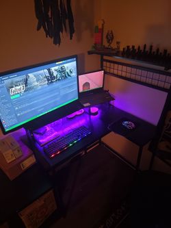 Laptop Gaming Setup.