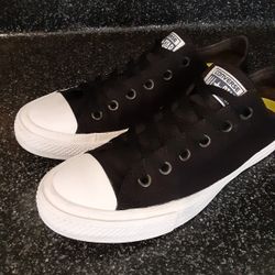 Converse mens 7.5 Great Condition 