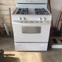 Xbox One S (Comed with more things) Read Description