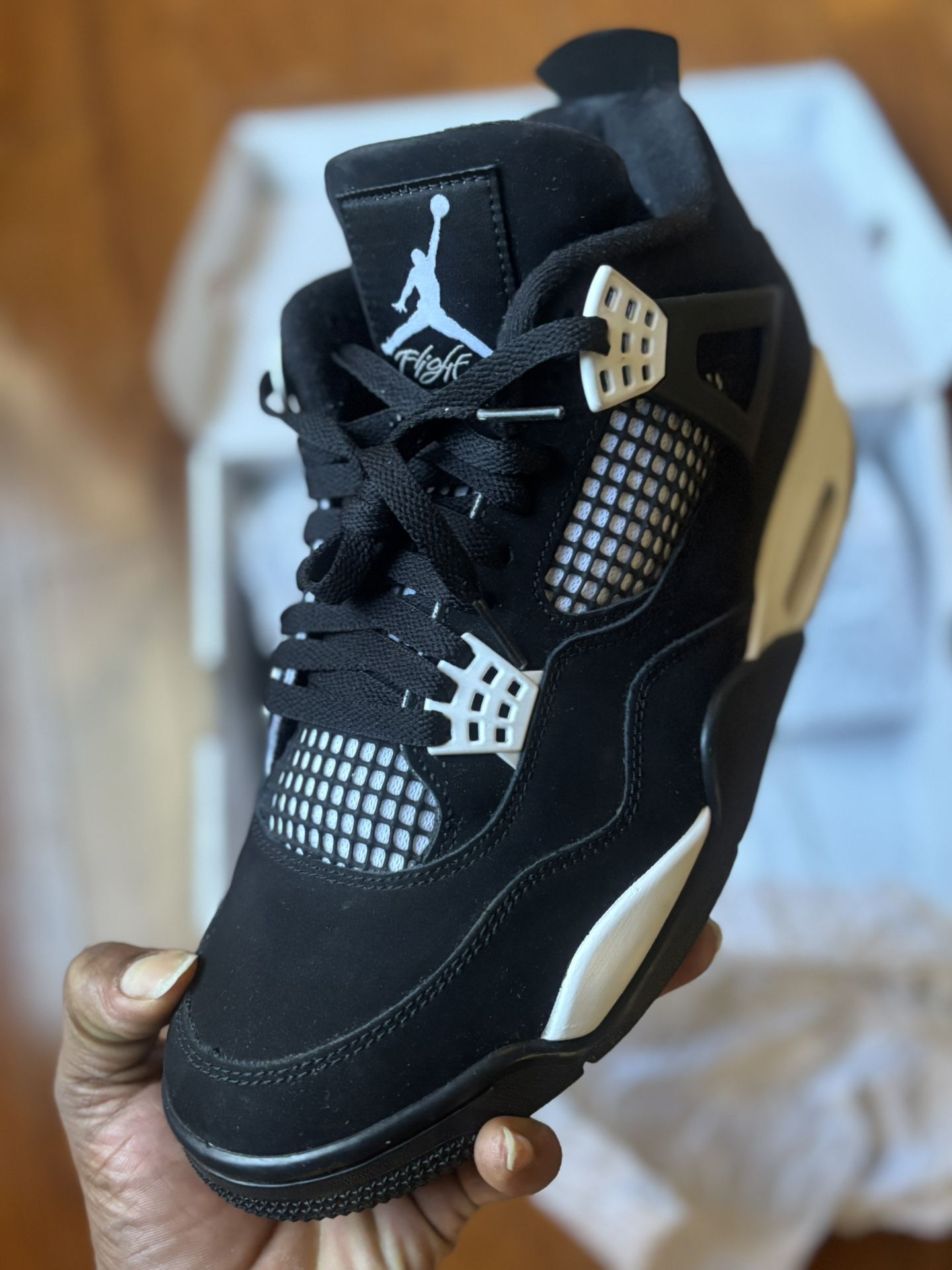 Retro 4 “thunder”  size 10.5 200$