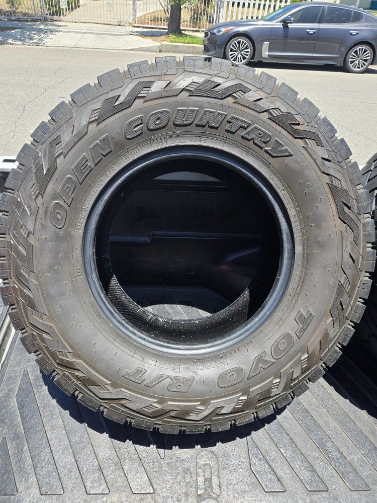 Toyo RT tires 35 Inch
