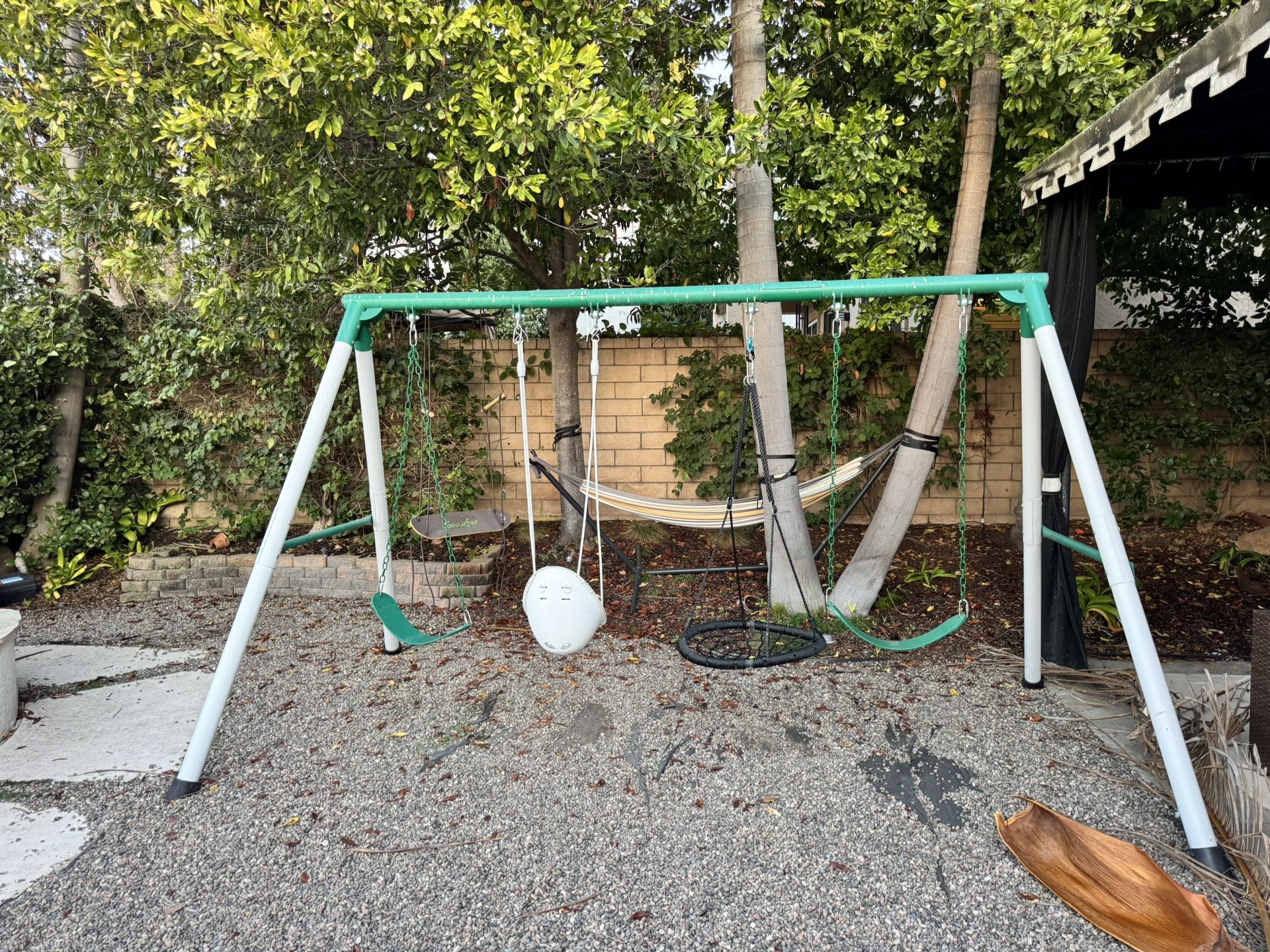 Backyard Discovery Swing Set Little  Brutus 